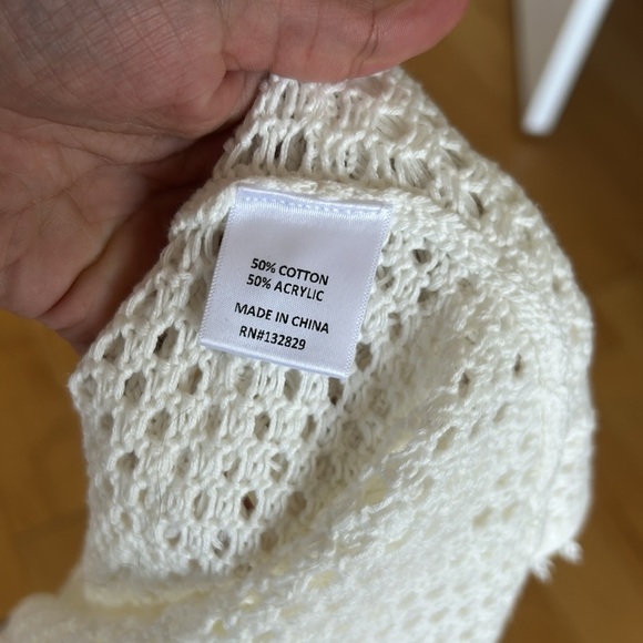 Tularosa peek a boo crochet coverup - Picture 4 of 5